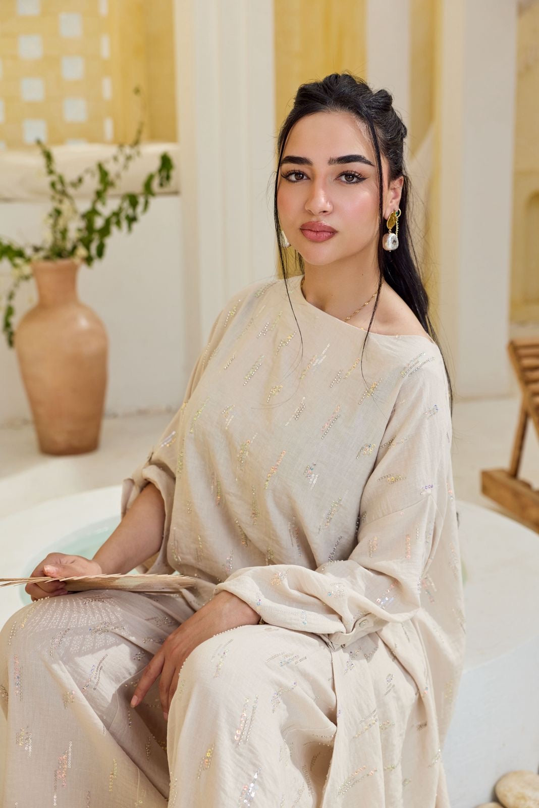 Nova embroidered linen set