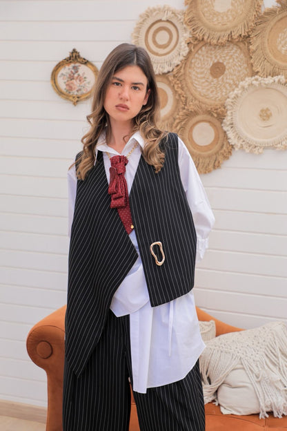 Luna stripped suit black