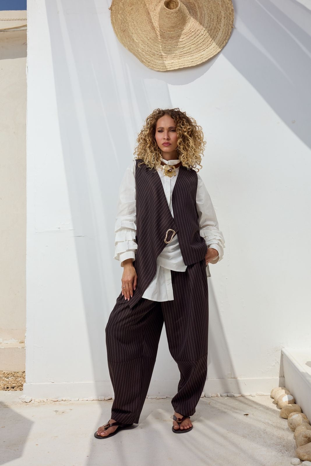 Luna stripped suit brown