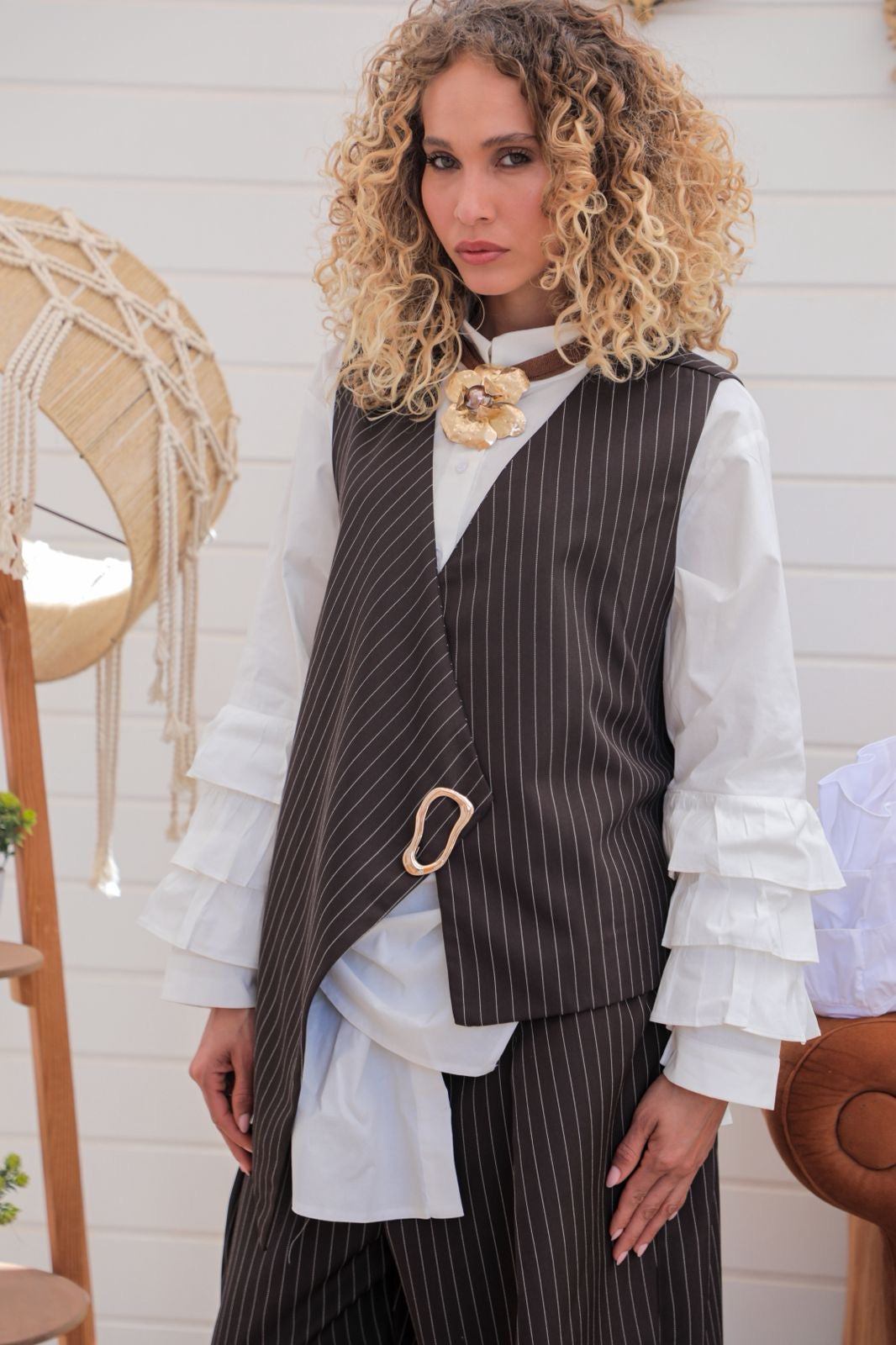 Luna stripped suit brown